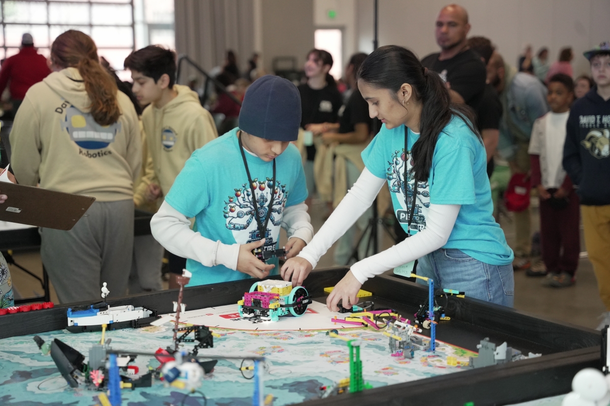 Volunteers needed for State Championship.