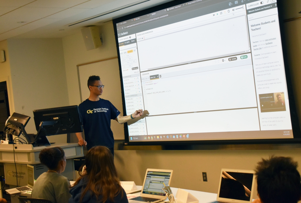 Johnathan Cunningham led a class on EarSketch during a CEISMC STEAM Workshop.